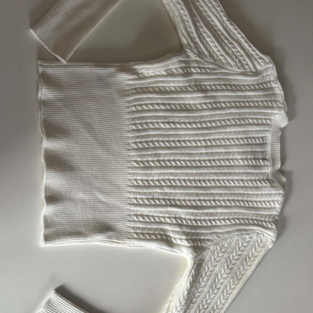 Faded Rose Juniors' Cream Cable Knit Cropped Crewneck Sweater